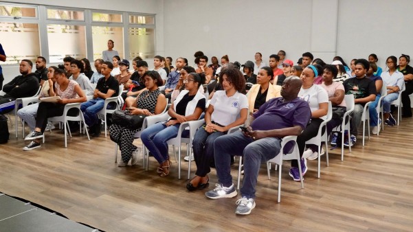 2 ASISNTENTES EN San Pedro 2 ASISNTENTES EN San Pedro