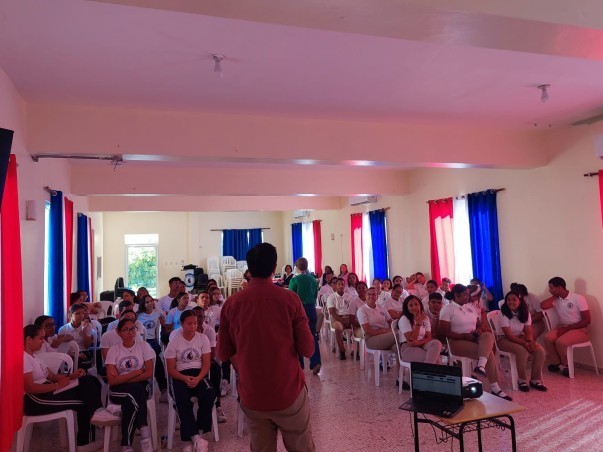 2 Capacitacion En Azua