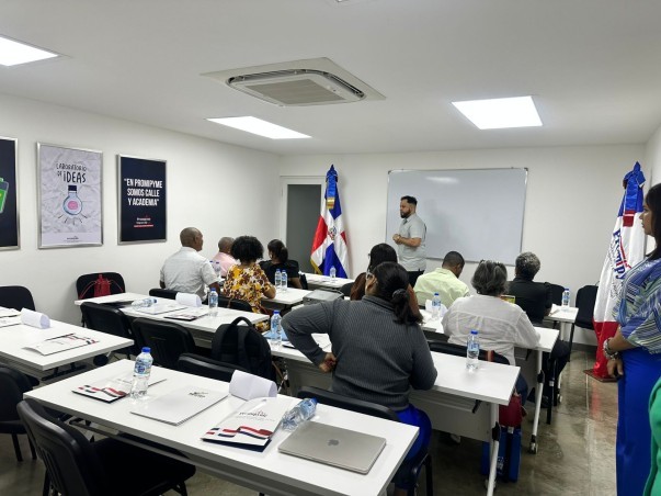 3 CAPACITACION EN SD A EMPRENDEORES 3 CAPACITACION EN SD A EMPRENDEORES