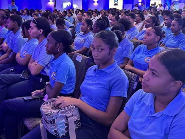 3 Estudiante En Cierre Emprendelab 3 Estudiante En Cierre Emprendelab