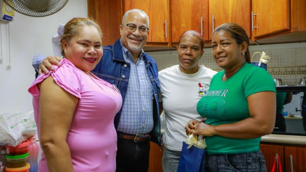 AGRADECIMIENTO DURANTE CELEBRACION DIA MADRE AGRADECIMIENTO DURANTE CELEBRACION DIA MADRE