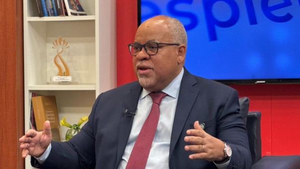 DIRECTOR EN ENTREVISTA DESPIERTA RD DIRECTOR EN ENTREVISTA DESPIERTA RD