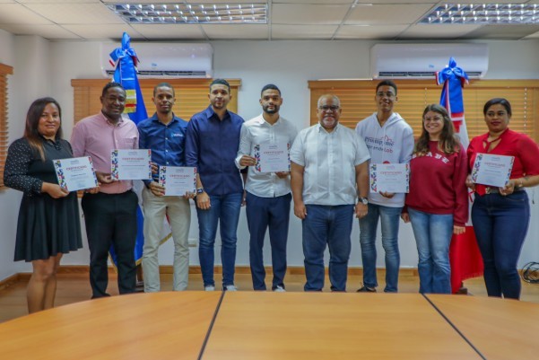 DIRECTOR Y GANADORES DIRECTOR Y GANADORES