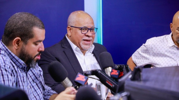 Director General Durante Entrevista Gobierno De La Manana