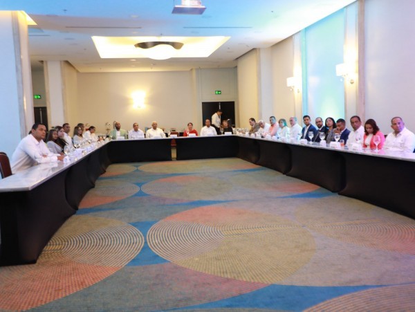 ENCUENTRO 2 DIRECTORES REGIONALES ENCUENTRO 2 DIRECTORES REGIONALES