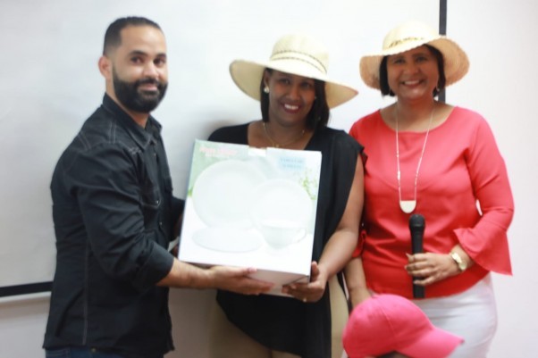 ENTREGA DE OBSEQUIO ENTREGA DE OBSEQUIO