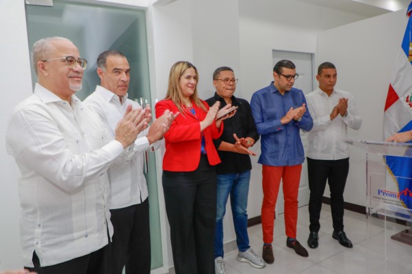 Equipo Ejecutivo En Inauguracion Equipo Ejecutivo En Inauguracion