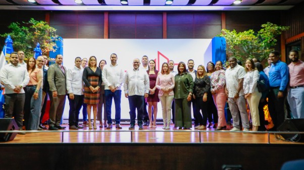 GRUPO DE COLABORADORES DE LA SUCURSAL SDE GRUPO DE COLABORADORES DE LA SUCURSAL SDE