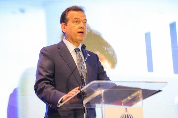 MINISTRO HABLA EN FORO MINISTRO HABLA EN FORO