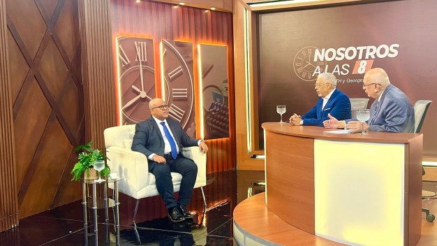 Nosotros A Las 8 Nosotros A Las 8