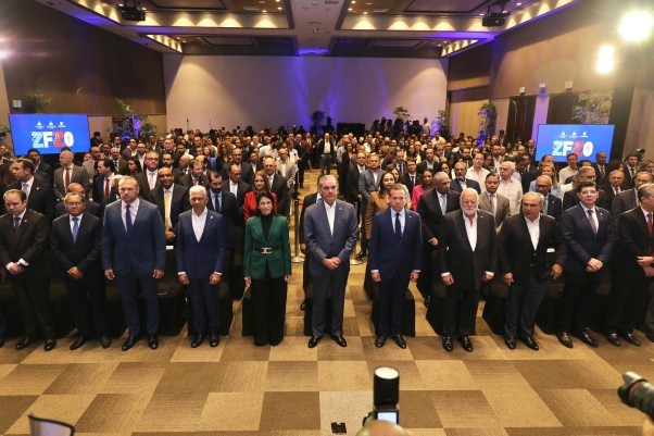 PUBLICO DURANTE ACTO3 PUBLICO DURANTE ACTO3