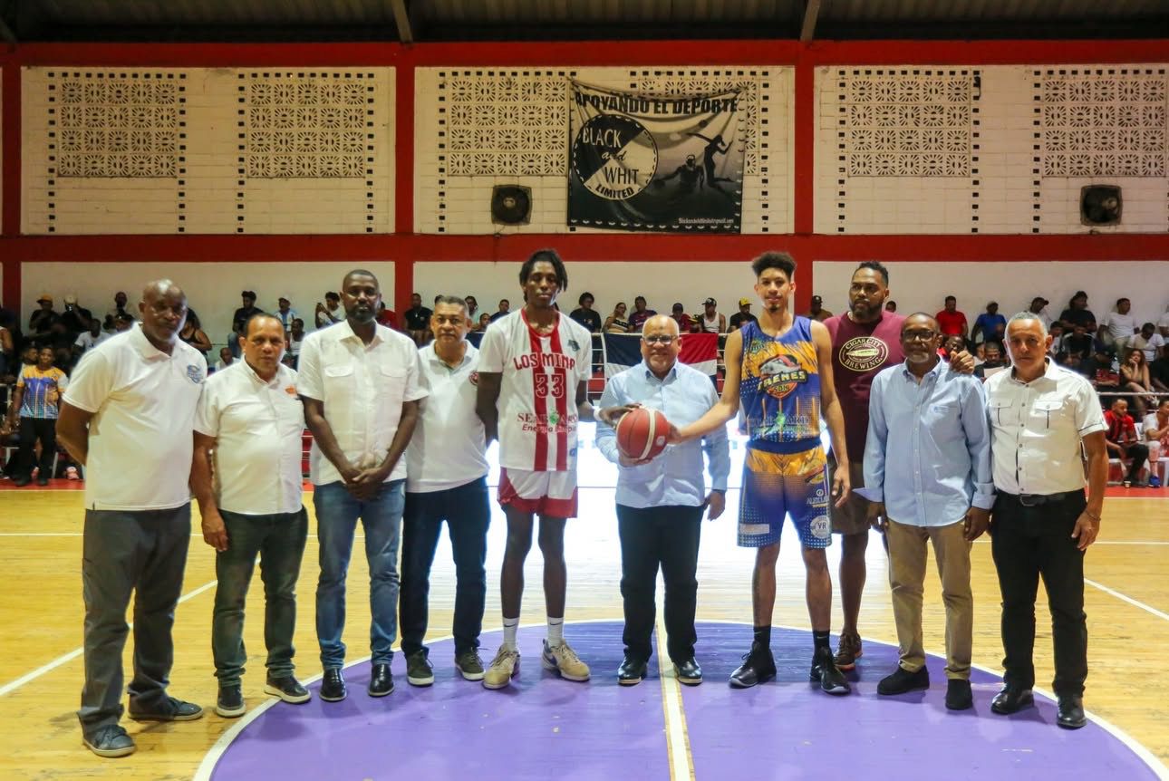 saque de honor previo a reconocimiento