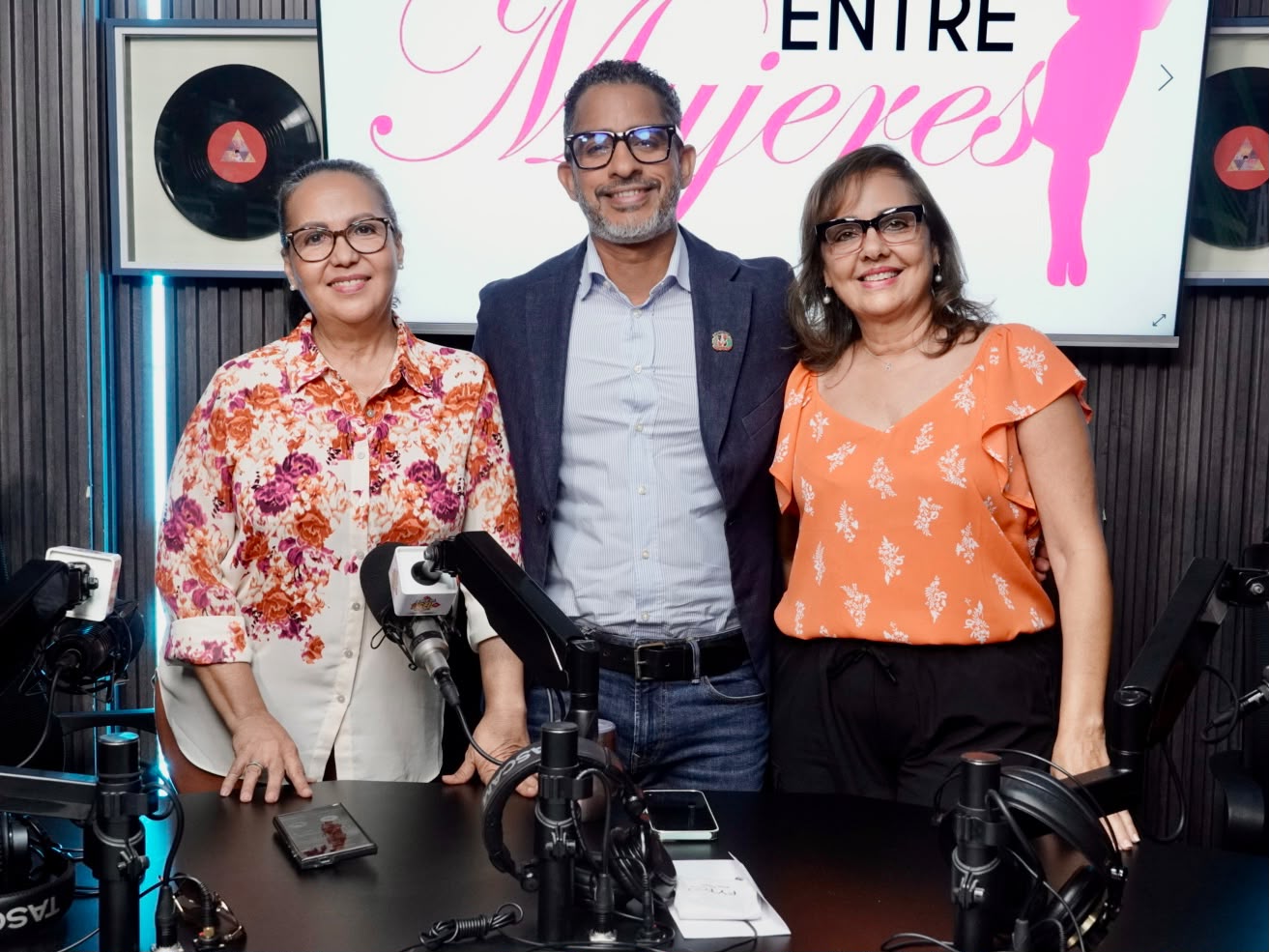 ENTREVISTADO EN PROGRAMA ENTRE MUJERES