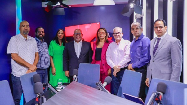 Comunicadores De La Z Durante Entrevista Con Fabricio