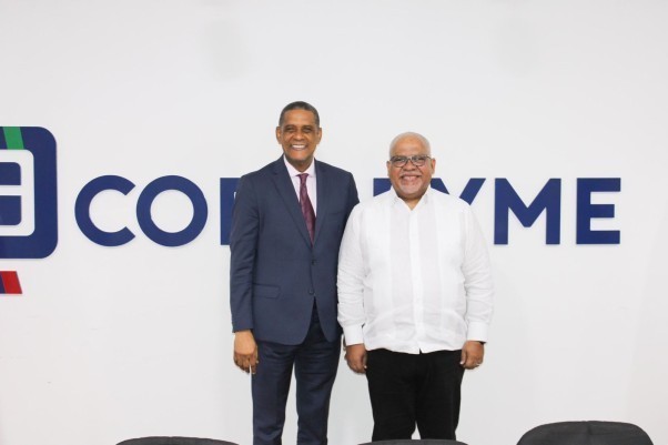 Director Durante Consejo 2025 Director Durante Consejo 2025