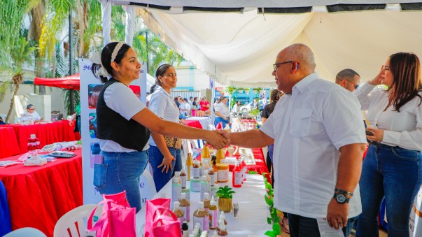 Director Promipyme En Recorrido Feria Distrito 1 Director Promipyme En Recorrido Feria Distrito 1