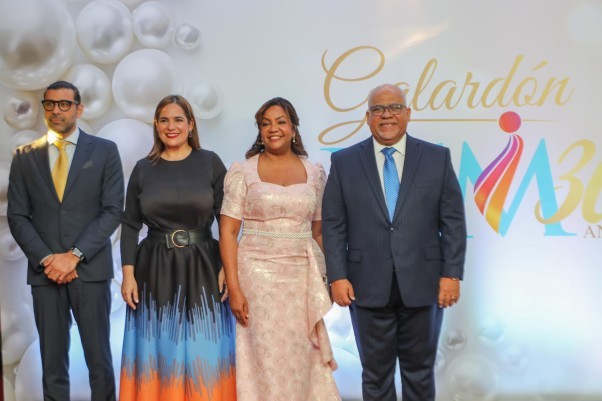 Ejecutivos Promipyme En Premio Galaron Ejecutivos Promipyme En Premio Galaron