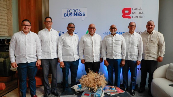 Expositores Durante Foro Expositores Durante Foro