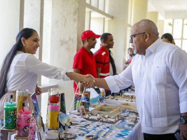 Feria En Samana Durante Entrega