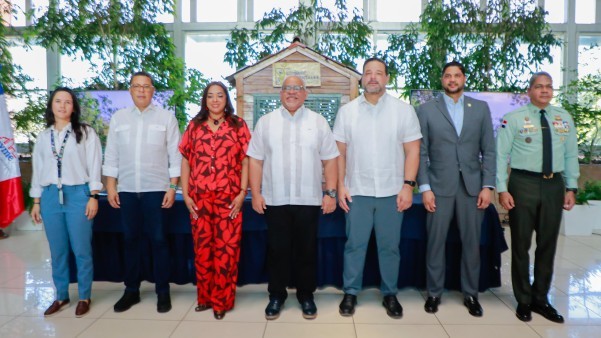 Mesa Principal En Entrega Certificado A Lideres Comunitarios Mesa Principal En Entrega Certificado A Lideres Comunitarios