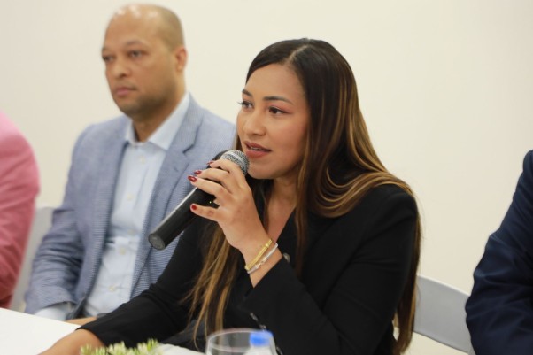 Represntante Mujer Empresesaria Represntante Mujer Empresesaria